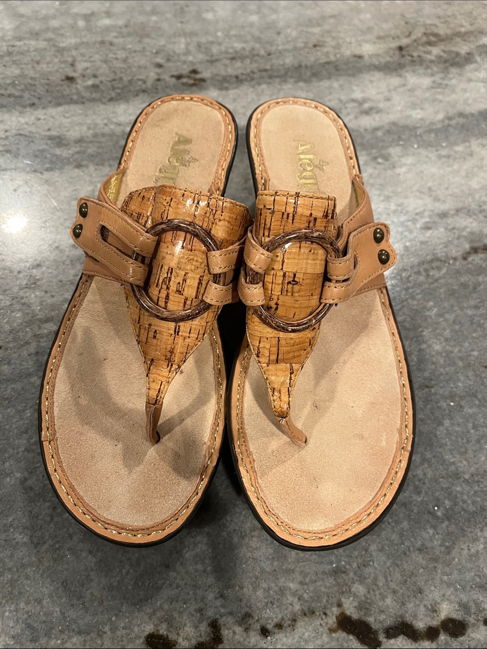 Alegria Women's Tan Cork-Detail Thong Sandals